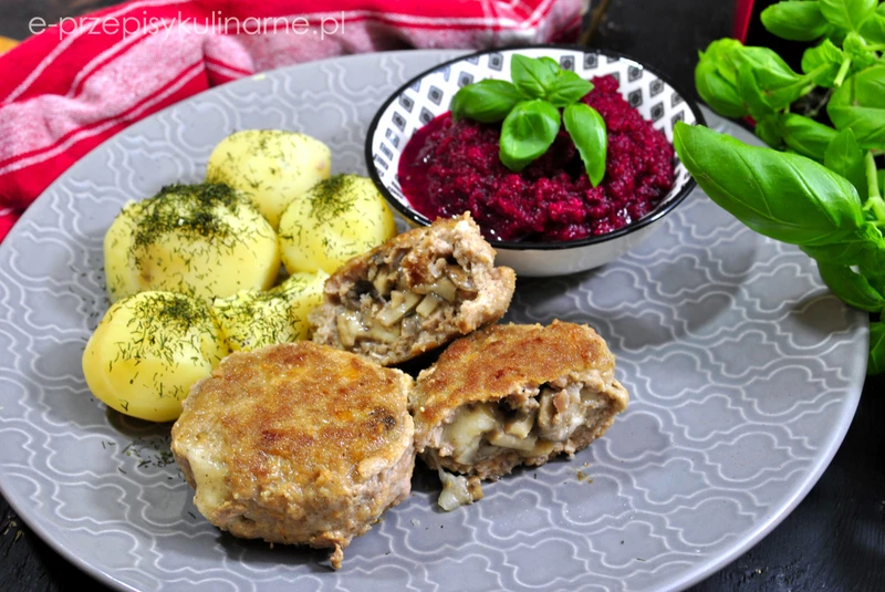 Kotlety mielone z mozzarellą i pieczarkami