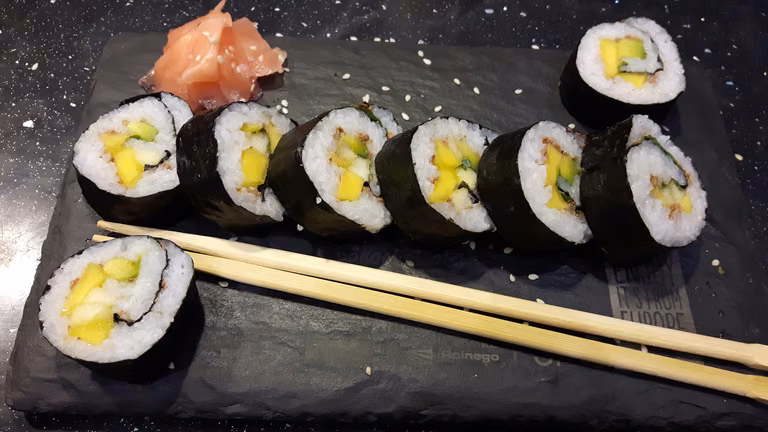 SUSHI NA SŁODKO Z MIĘTĄ