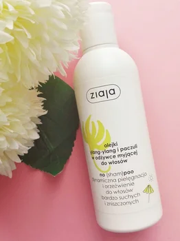 ODŻYWKA MYJĄCA DO WŁOSÓW Z OLEJKAMI YLANG-YLANG I PACZULI OD ZIAJI