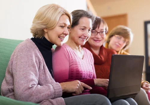 Polacy masowo składają te wnioski do ZUS! Tysiące pracowników z nowymi uprawnieniami