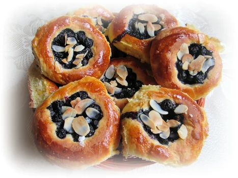 Jagodzianki drożdżowe- kołaczyki