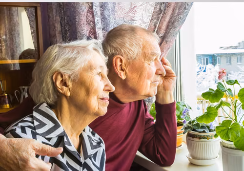 Seniorzy mieli dostać nawet 2150 zł. Program utknął