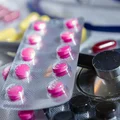Antybiotykowe Dylematy: Kiedy są niezbędne, a kiedy ryzykowne? Zrozum lekarstwa!