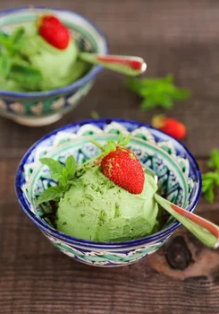 Lody z zieloną, sproszkowaną herbatą ! Matcha Green.