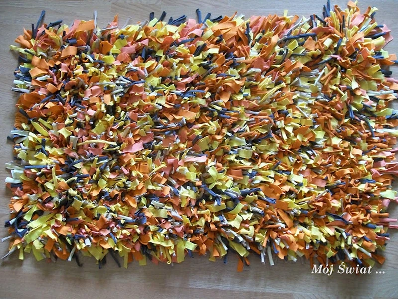 Dywanik ze szmatek. Recykling DIY.