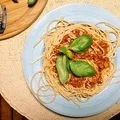 ŚRODA: SPAGHETTI Z SOSEM AL RAGU