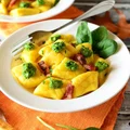 Dyniowe kopytka z pesto ze szpinaku