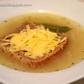 Zupa cebulowa z grzanką