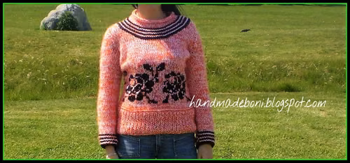 Melanżowy sweter z różami
