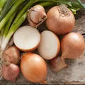 JAK PRZEDŁUŻYĆ ŚWIEŻOŚĆ CEBULI?