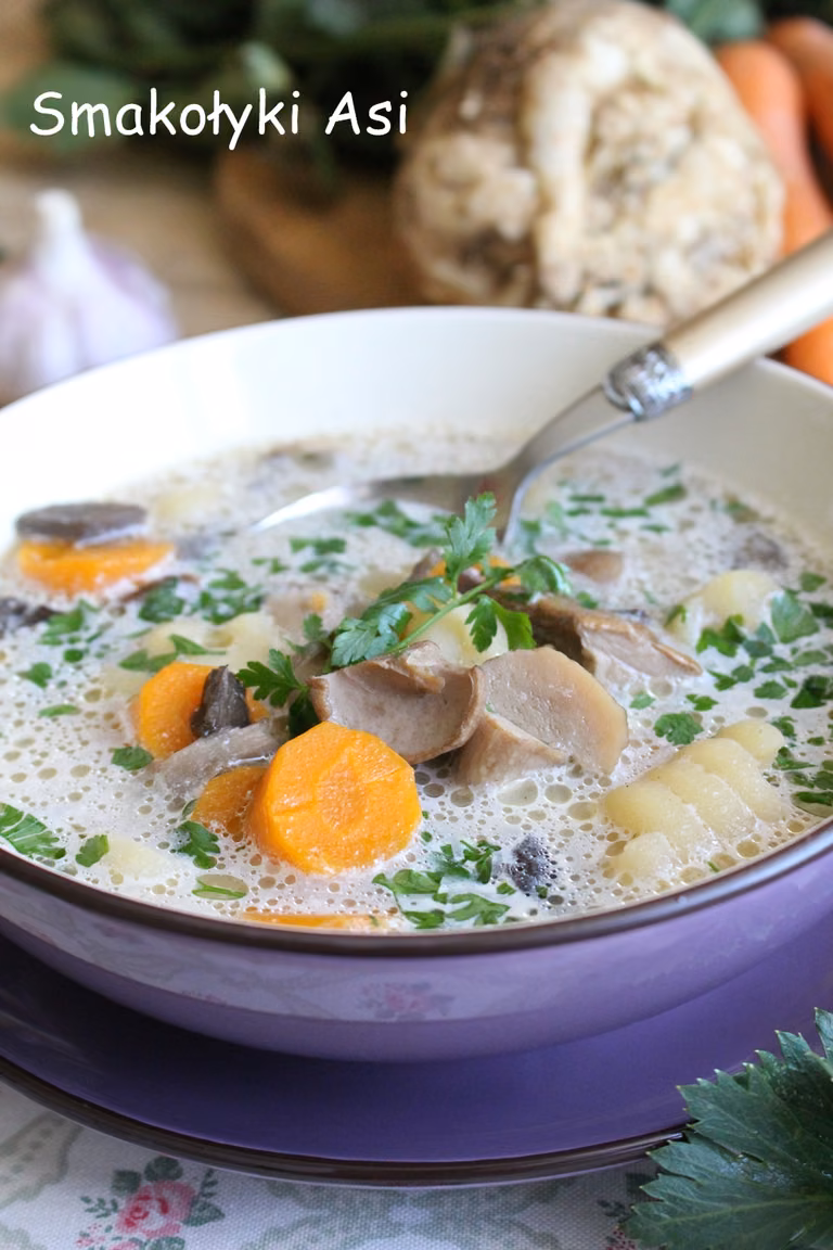 Zupa ze świeżych grzybów