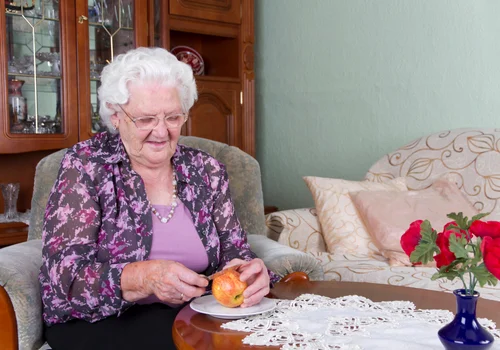 Jakie witaminy warto kupić dla Babci i Dziadka? Sprawdzone suplementy dla seniorów po 60. roku życia