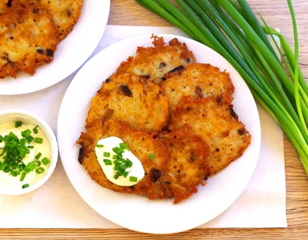 Placki ziemniaczane z pieczarkami i parmezanem