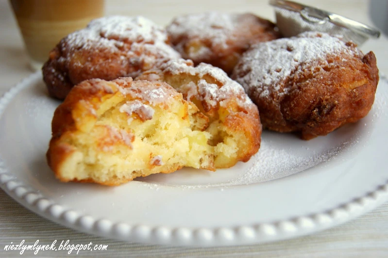 Puszyste i mięciutkie pączki z jabłkami - Najlepsze!