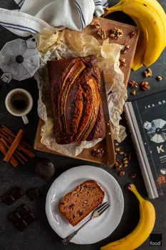 Chlebek bananowy z palonym masłem, orzechami i czekoladą - food²