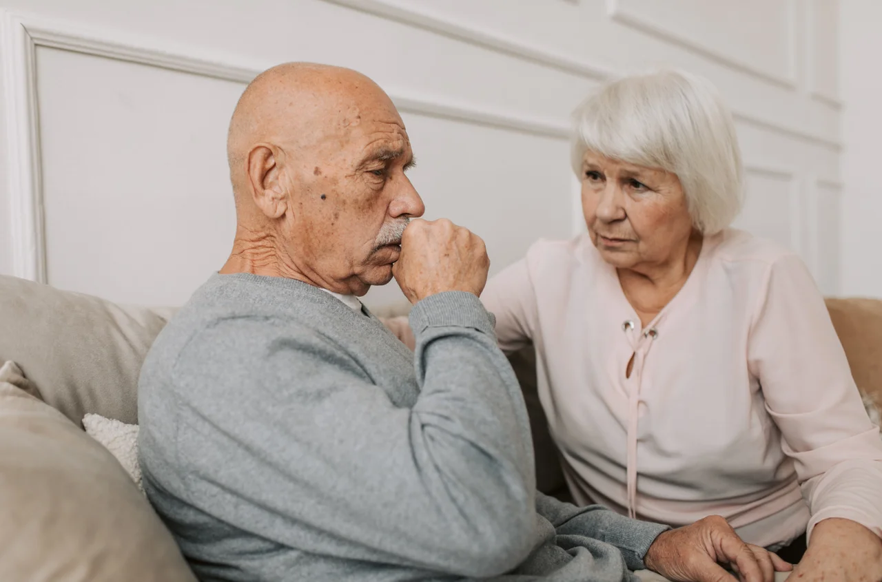 Rząd znowu zmienia plan bonu senioralnego. Mniej osób skorzysta!