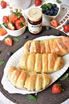 Drożdżówki grzebyki z dżemem wiśniowym !