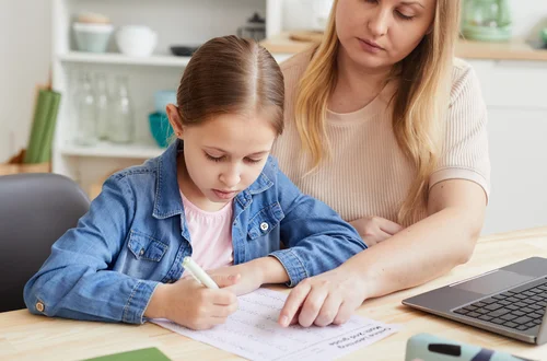 Edukacja domowa - Dla kogo i na jakich warunkach? Kto może być nauczycielem?