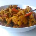 Kurczak z warzywami w sosie curry