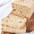 Bezglutenowy chleb z ziemniakami i pomidorami