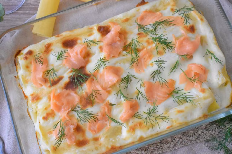 Makaron cannelloni z wędzonym łososiem