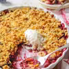 Owsiany crumble ze śliwkami
