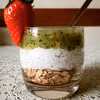 Chia pudding z musli i musem kiwi - 260 kcal