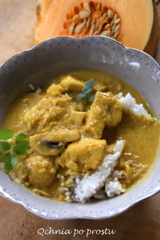Curry z kurczakiem, dynią i pieczarkami