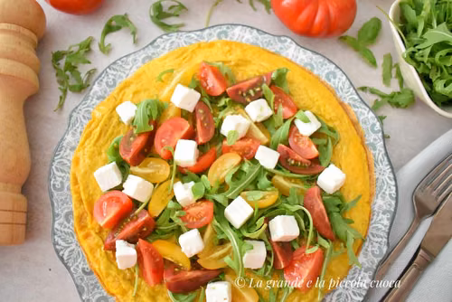 Frittata z pomidorkami, fetą i rukolą