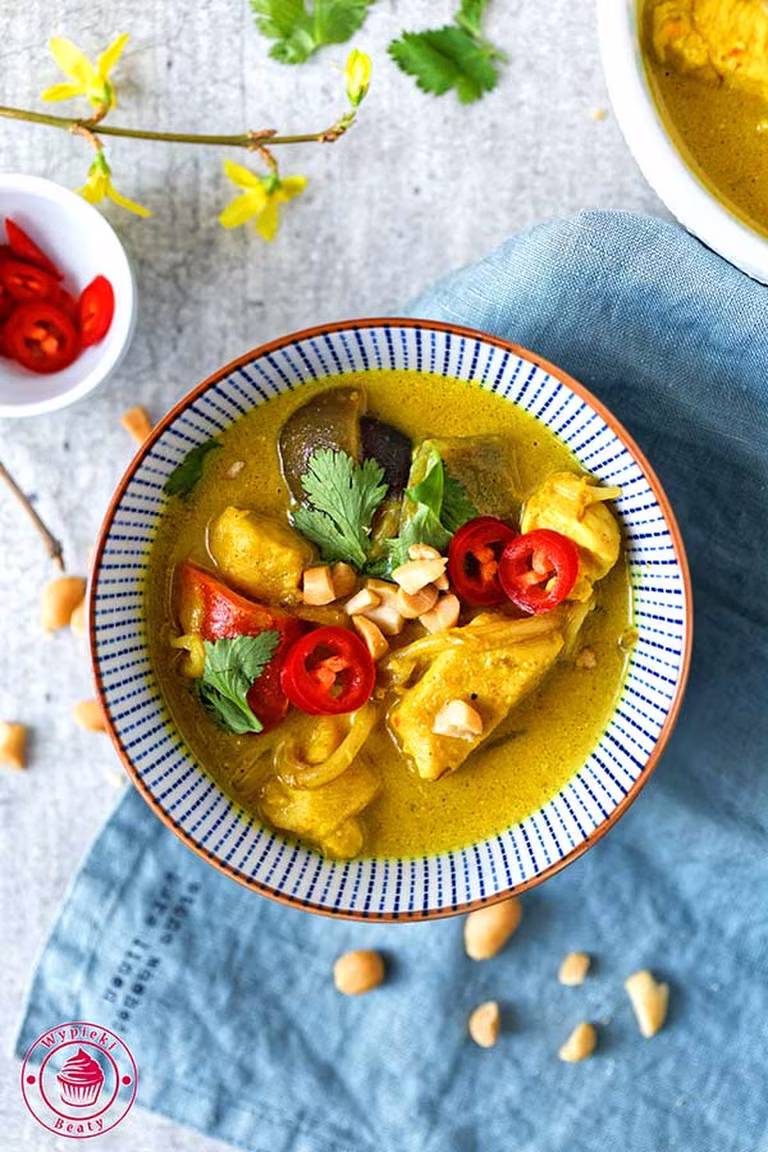 Kurczak curry kokosowo-orzechowy
