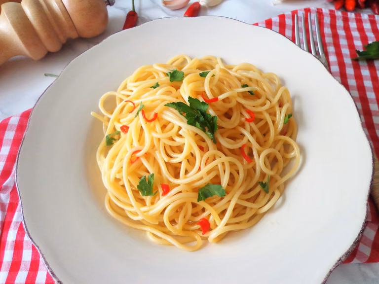 Spaghetti aglio, olio e peperoncino