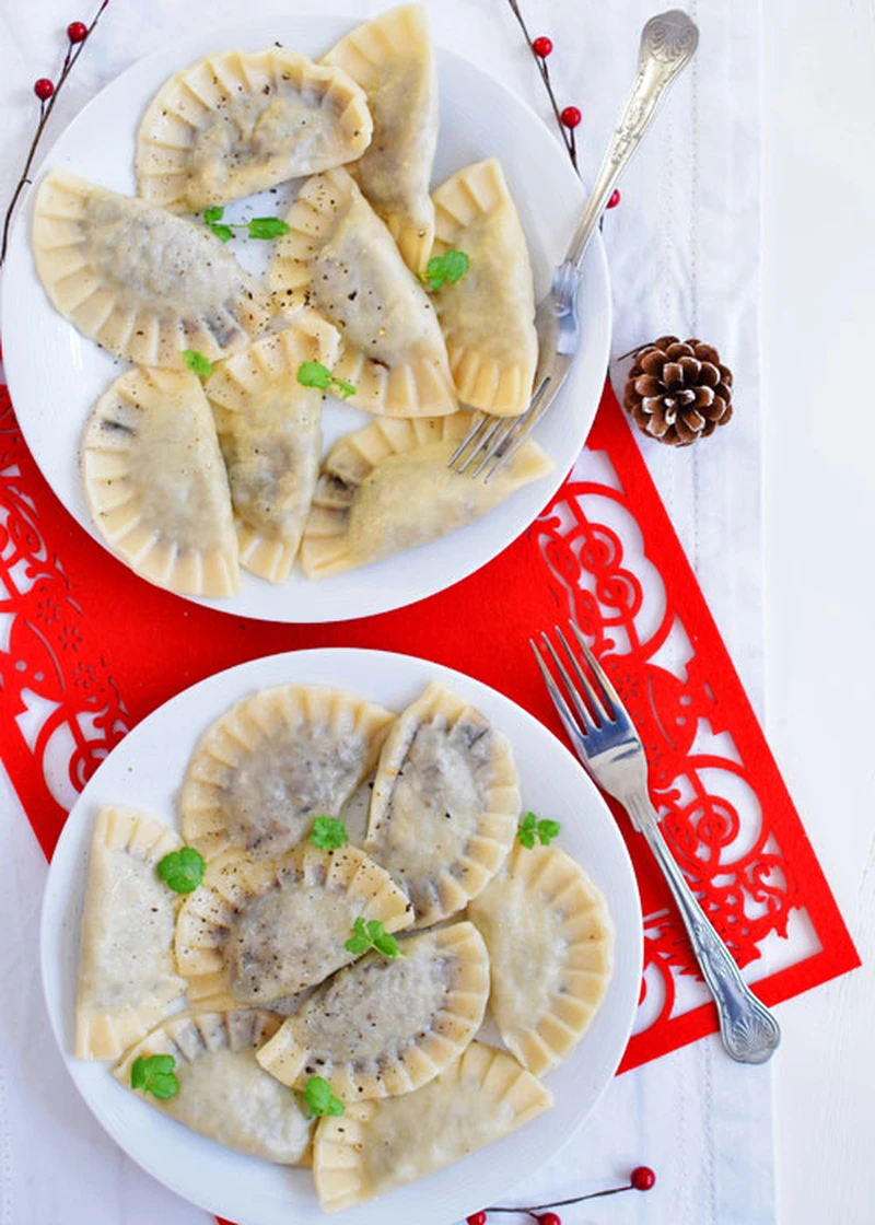 Pierogi z grzybami i kaszą gryczaną