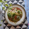 MAKARON Z PIECZONĄ PAPRYKĄ I DOMOWYM ZIOŁOWYM PESTO