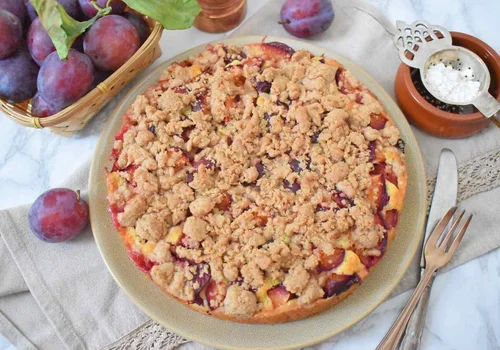 Ciasto ze śliwkami i kruszonką