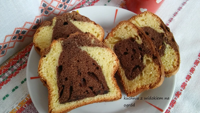 Babka na majonezie. Szybka babka dwukolorowa z majonezem.