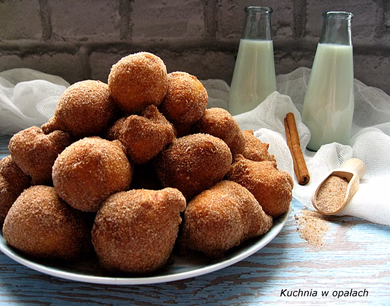 Mini pączki cynamonowe z serka homogenizowanego