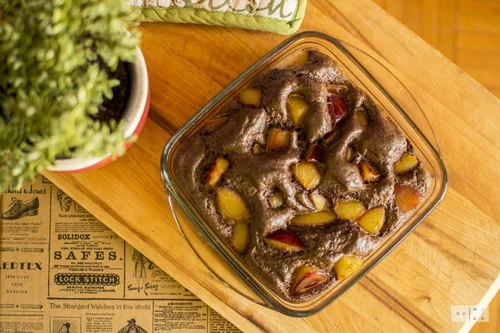 Pełnoziarnisty omlet pieczony ze śliwkami