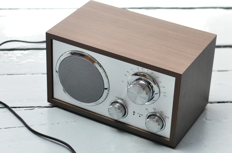 Dzień Radia: Jak Radio Zmieniło Świat i Dlaczego Wciąż Ma Znaczenie