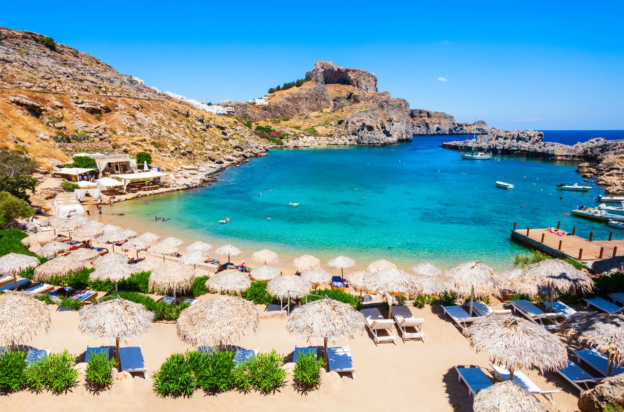 Grecja zmaga się z trudnymi warunkami pogodowymi! Hotele wydały ważne komunikaty dla turystów