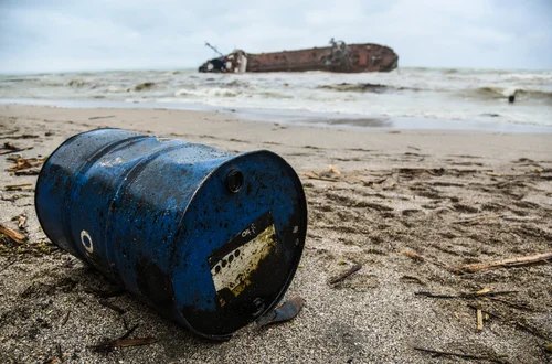 Katastrofa u wybrzeży Filipin! Tankowiec z 1,4 miliona litrów oleju zatonął!