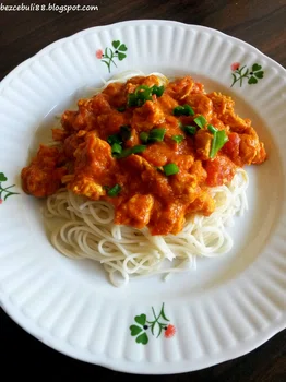 Czerwone curry z kurczakiem