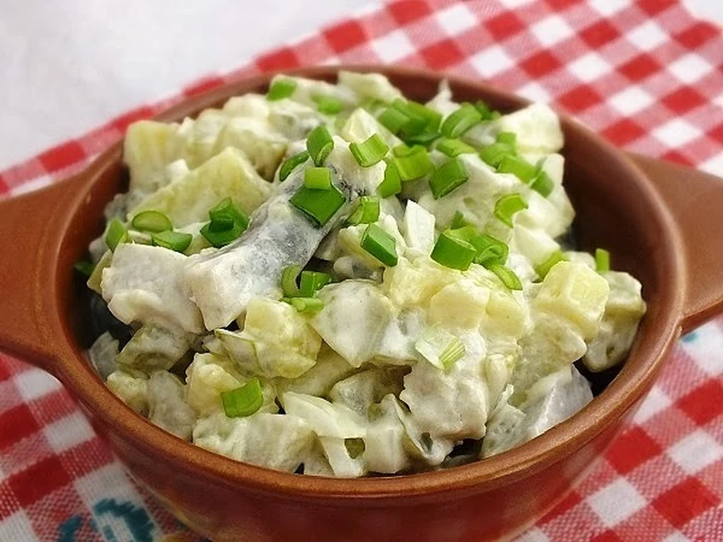Sałatka śledziowa z ziemniakami