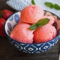 Domowe lody truskawkowe. Przepis krok po kroku