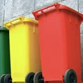Nowy i obowiązkowy kosz na śmieci od 2026 roku? Tak, ale nie w każdej gminie!