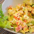 Sałatka z paluszków krabowych - PRZEPIS