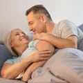 6 mitów o seksie po 50-tce, które należy obalić. Nr 3 zmieni Twoje spojrzenie!