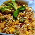 fit lunch box: kuskus z suszonymi pomidorami, kurczakiem wędzonym i świeżą bazylią