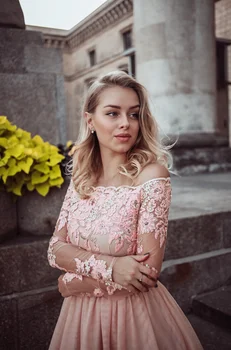 Tiulowa sukienka na studniówkę