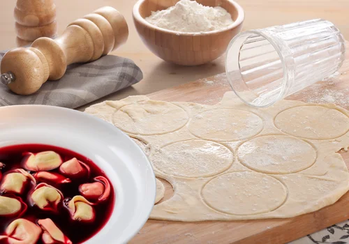 Uszka do barszczu zrób już teraz! Po mrożeniu smakują jeszcze lepiej