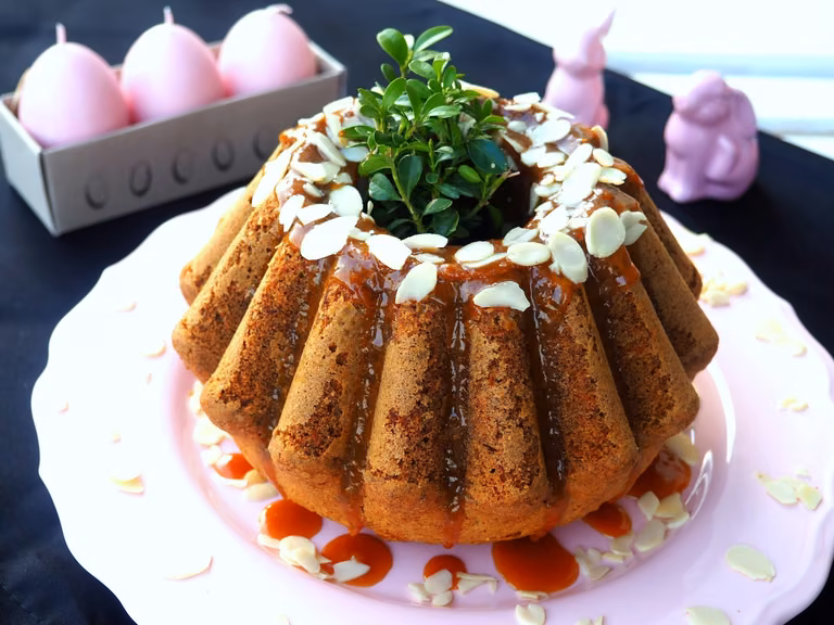 BABKA MARCHEWKOWA Z KARMELEM